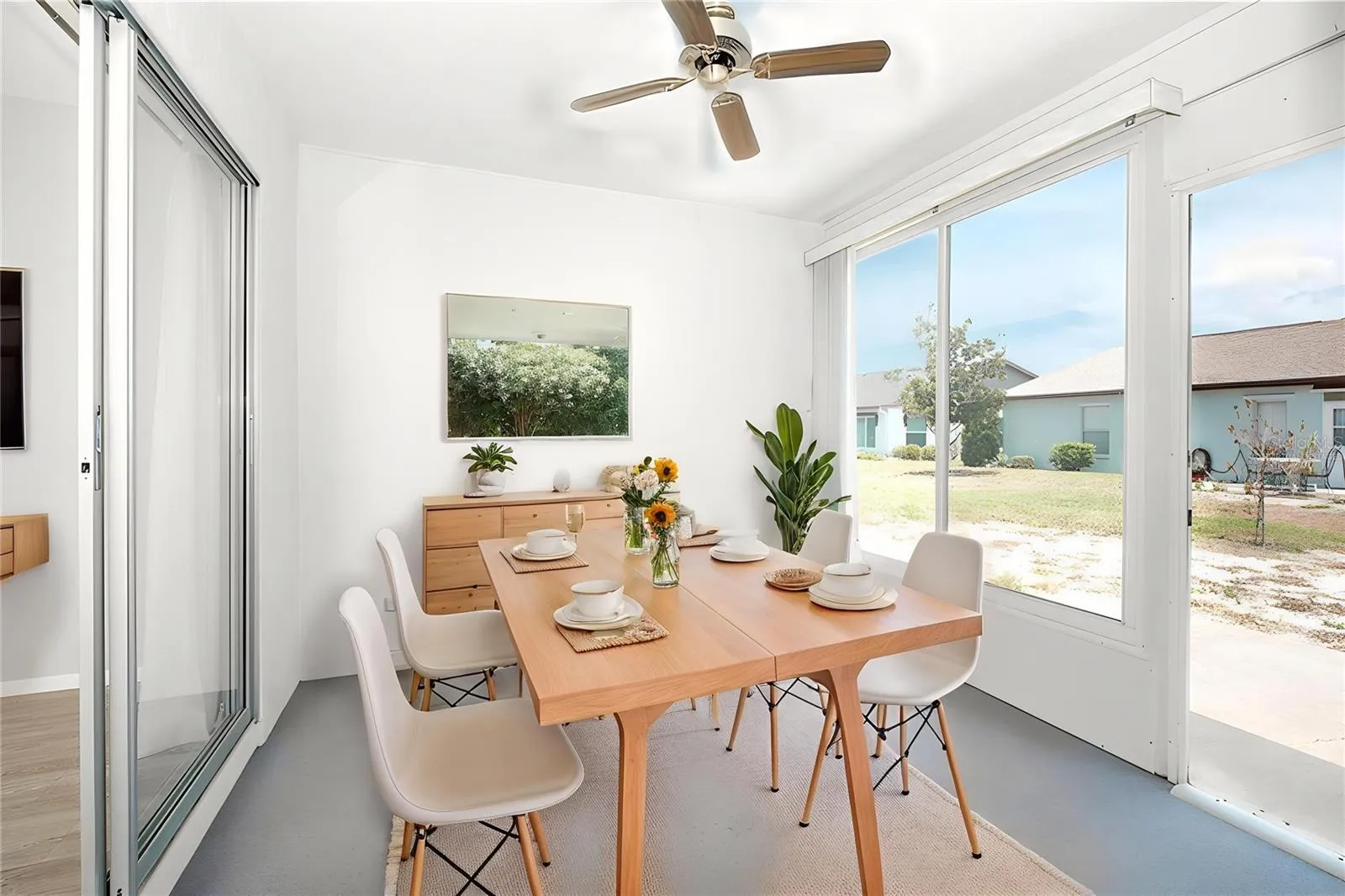 Virtually staged lanai
