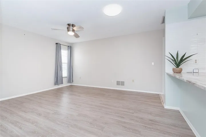 Spacious living room