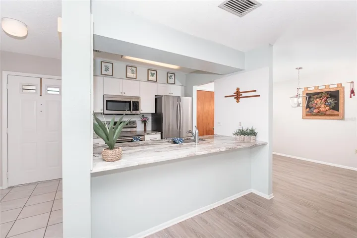 Breakfast bar in kitchen
