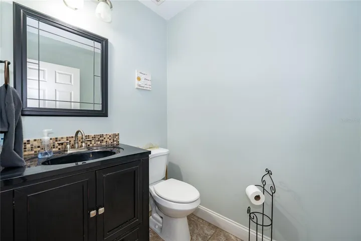 1/2 bath downstairs