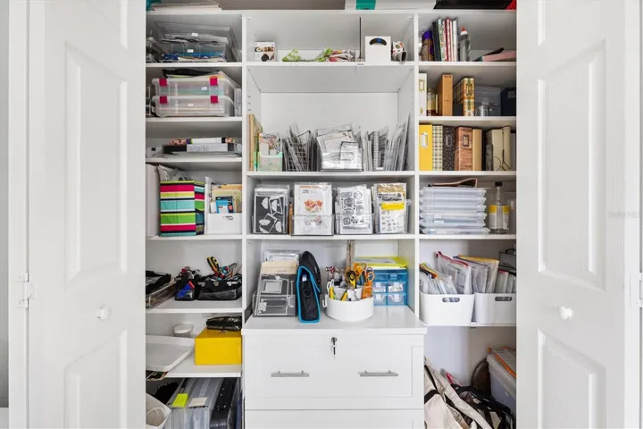Bedroom/Flex Closet