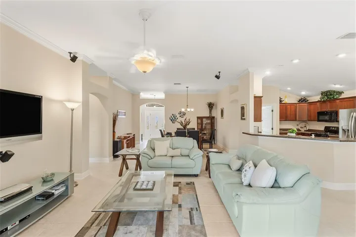 living to kitchen/dining
