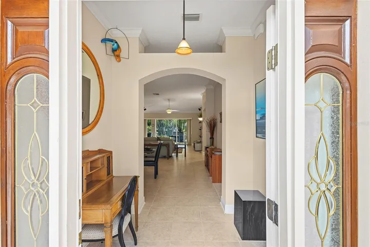 interior front entry - leaded glass doors