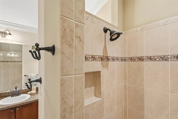 primary shower - walk-in tile - with bench