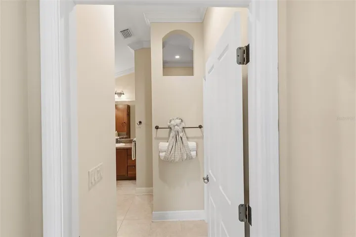 hall to primary bathroom