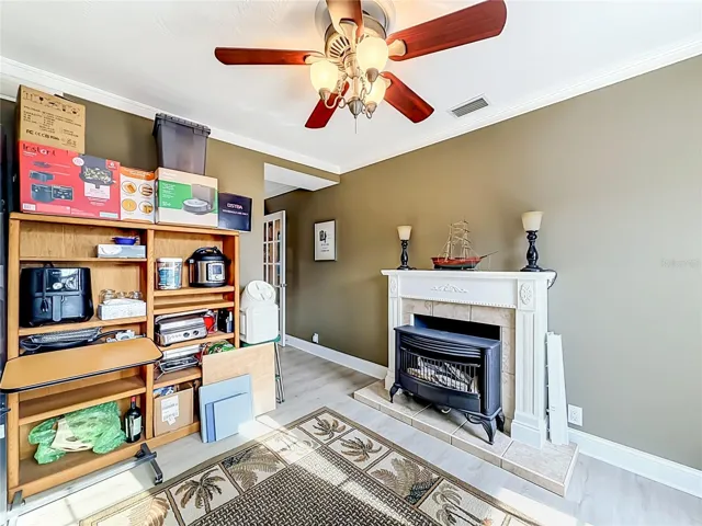 Studio Office / Bonus room