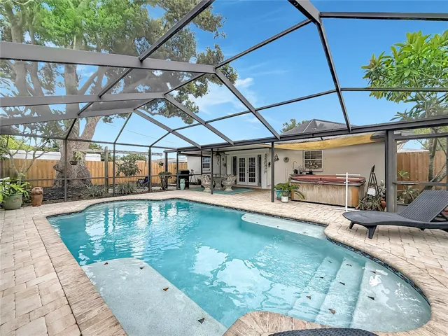 6'5'' deep pool oasis