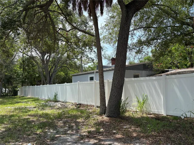 Privacy fence