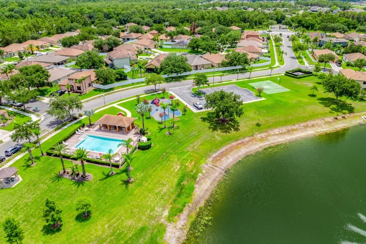 Amenities have water views.