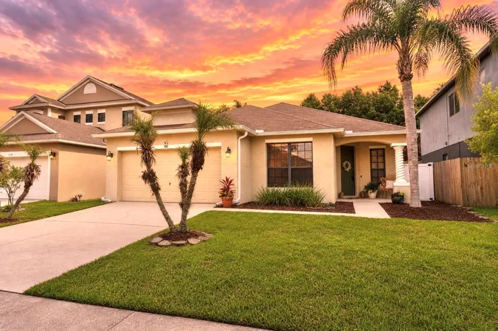 ** ENJOY THE WORRY FREE FLORIDA LIFE IN THIS UPDATED, TURN KEY CHARMER!! **