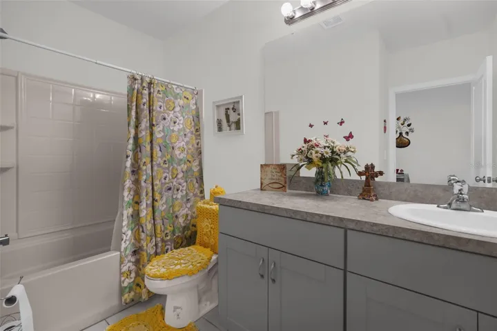 Bathroom 3 /  First floor