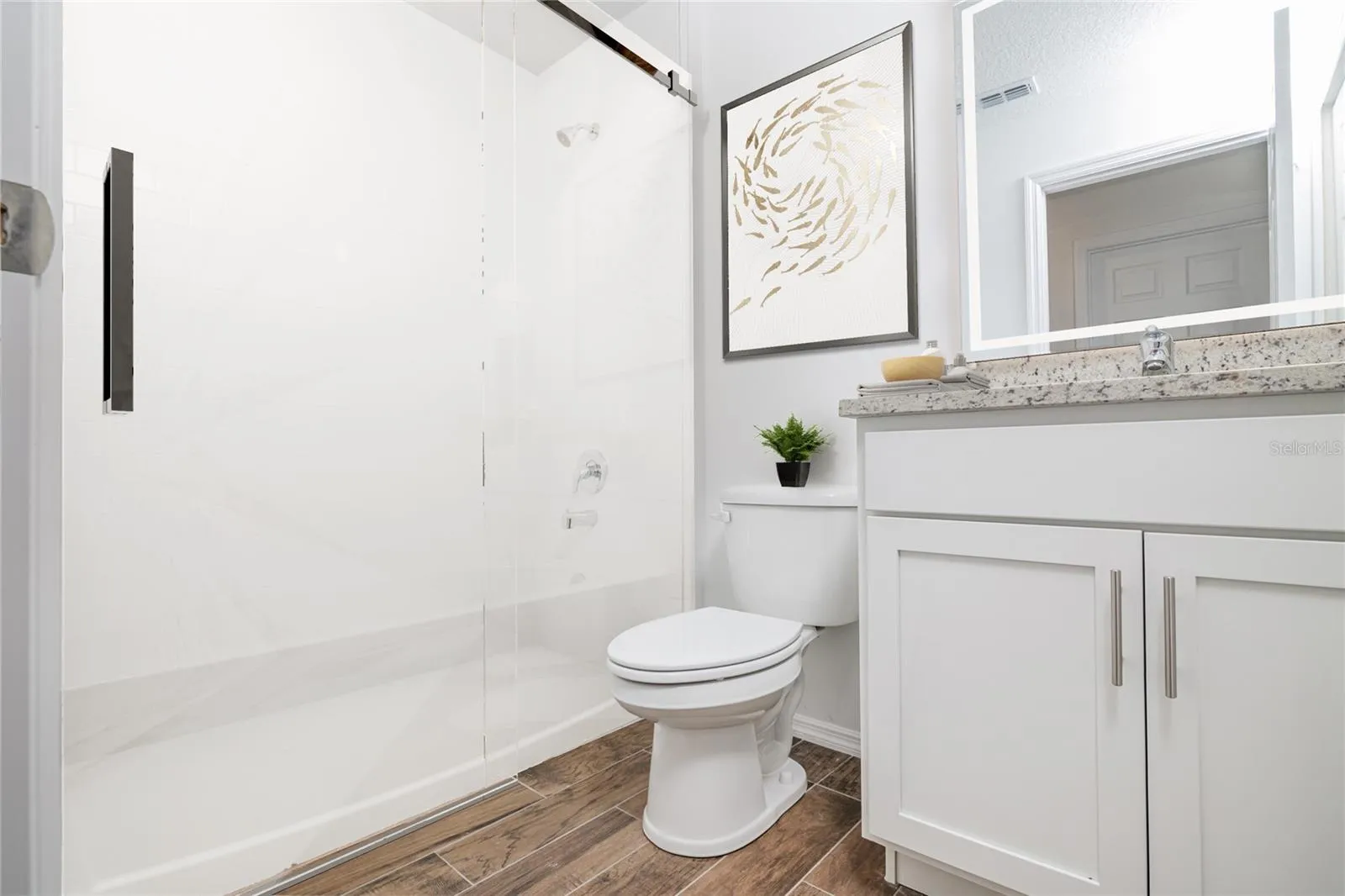 Emma Model virtual staging