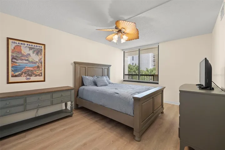 Guest bedroom