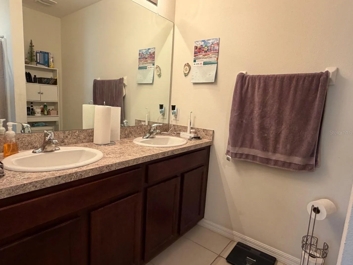 MAIN BATHROOM WITH TWO SINKS