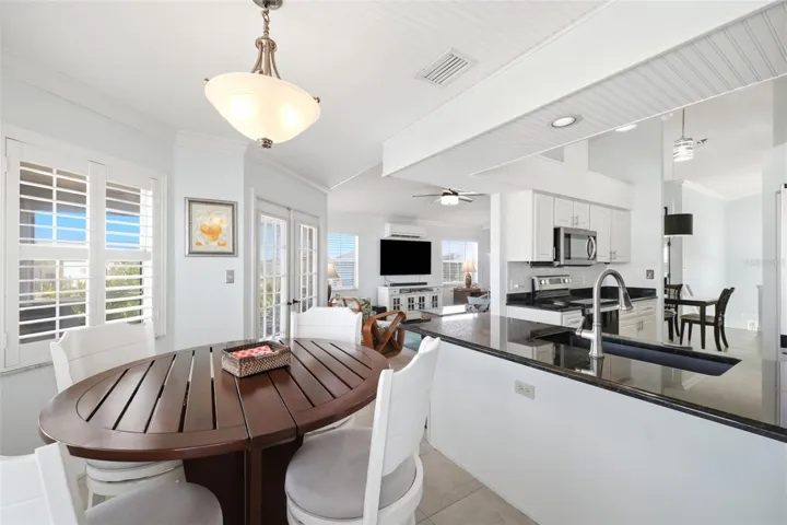Breakfast Nook/Kitchen