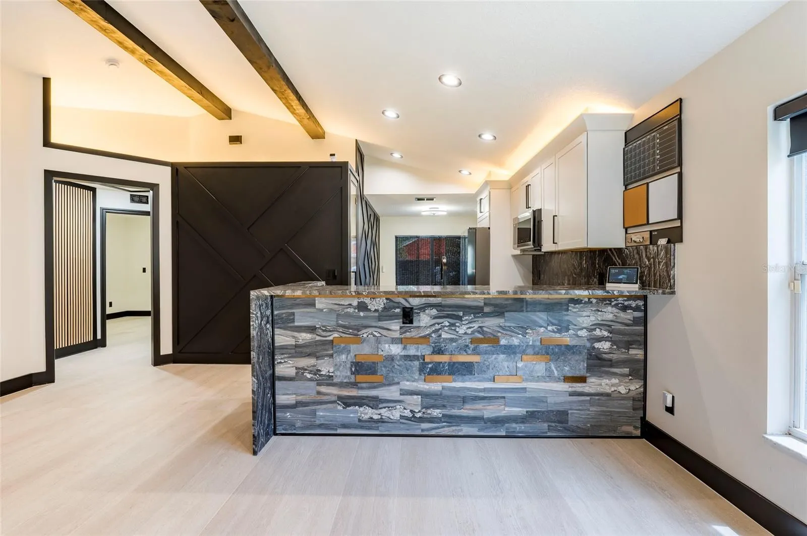 Breakfast Bar with Marble &amp; Lava Rock