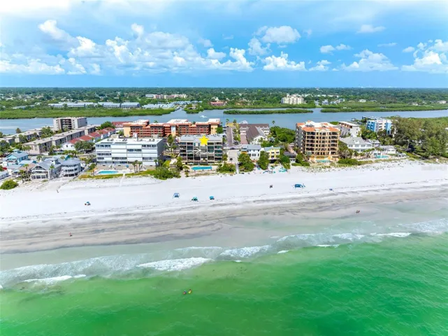 .. 700 West With Yellow Star.. Welcome to Indian Shores Florida. Due to the Topography of the Land. There is very Limited Public Parking - Translation - Beaches Never Crowded.