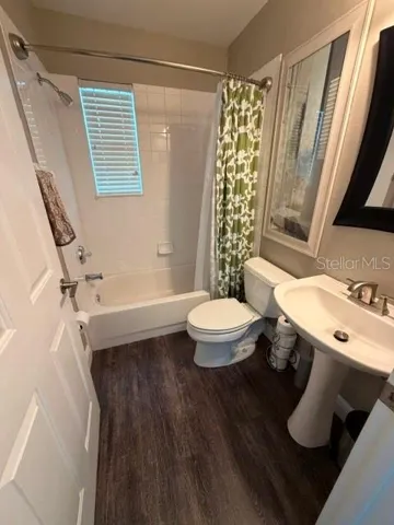 First floor guest full bathroom