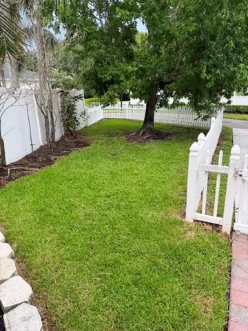 Second side yard fenced