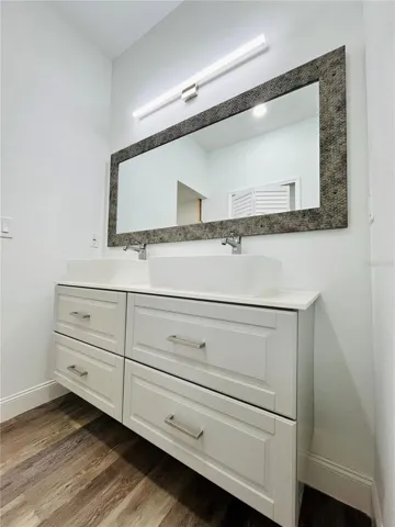 Master Vanity