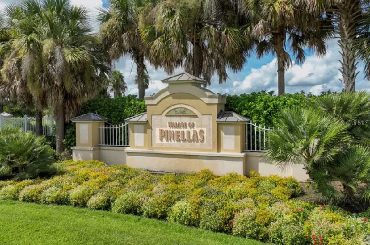 Pinellas Pool - walking distance