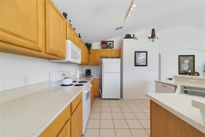 Spacious kitchen