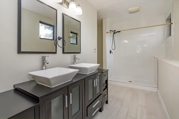 Fully updated primary bath