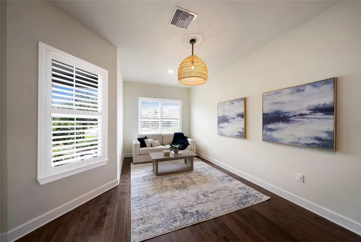 Oversized Den/Office/Bonus Room
