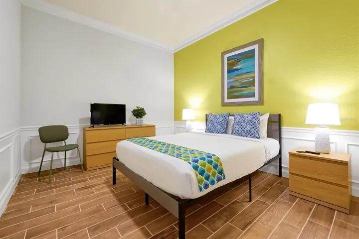 Den/ 4th bedroom