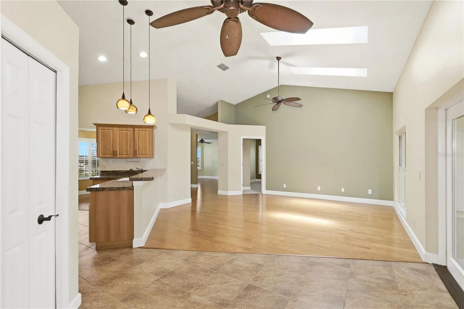 Kitchen/Den