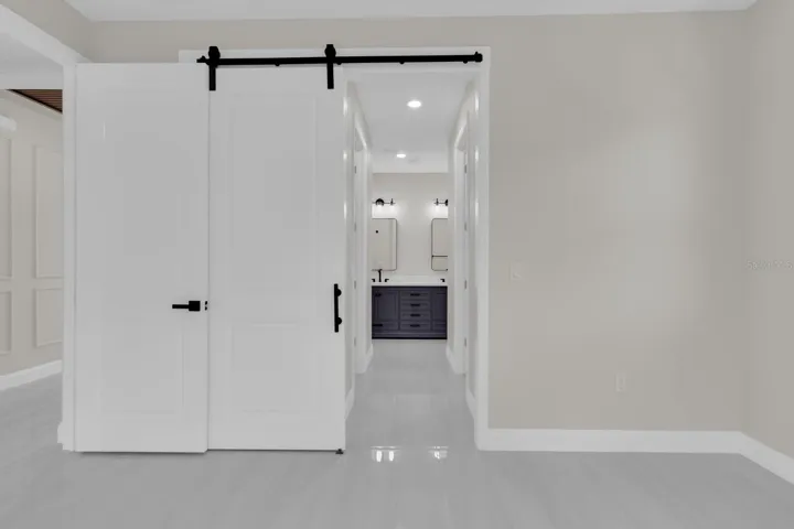 MasterRoom