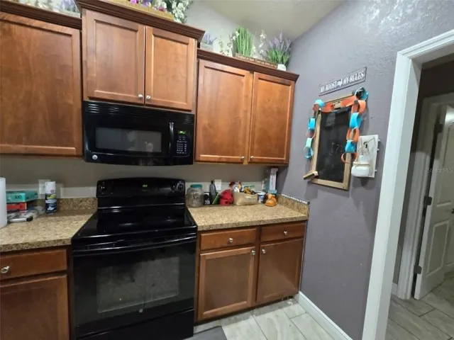 Oven and Microwave in Kitchen