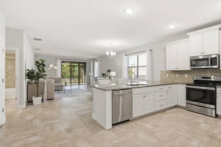Kitchen Family room combo
