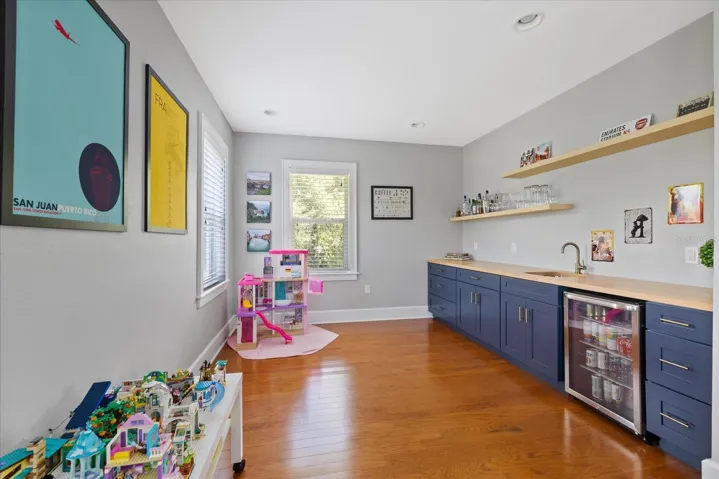 Bonus Room Wetbar