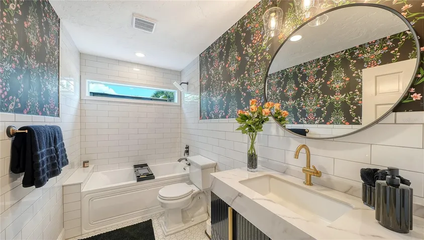 Brand new guest bathroom downstairs.