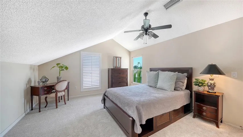 Great 3rd bedroom space with walk-in closet.