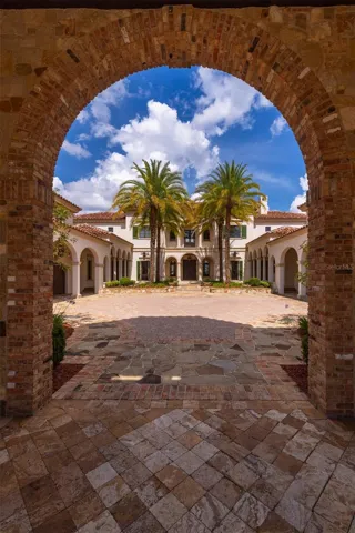 porte cache entrance with brick detail s