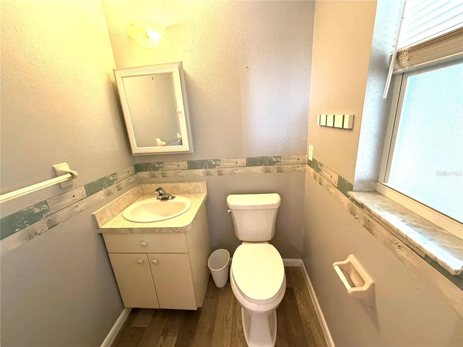 Half bath in 2nd bedroom