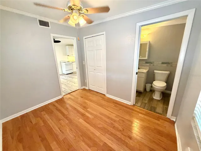 Second bedroom with powder room