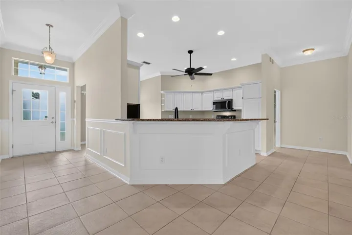 Kitchen Eat-In Breakfast Area