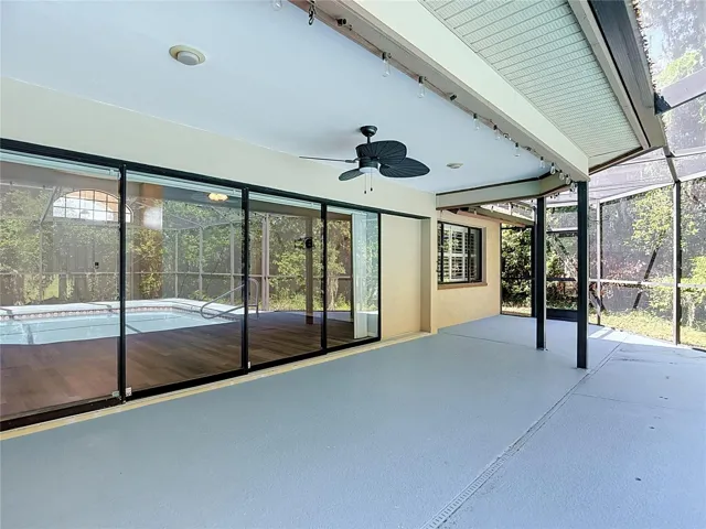 Large covered screened lanai