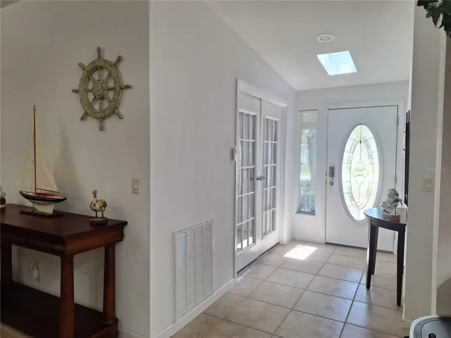 entry and 3rd br/office