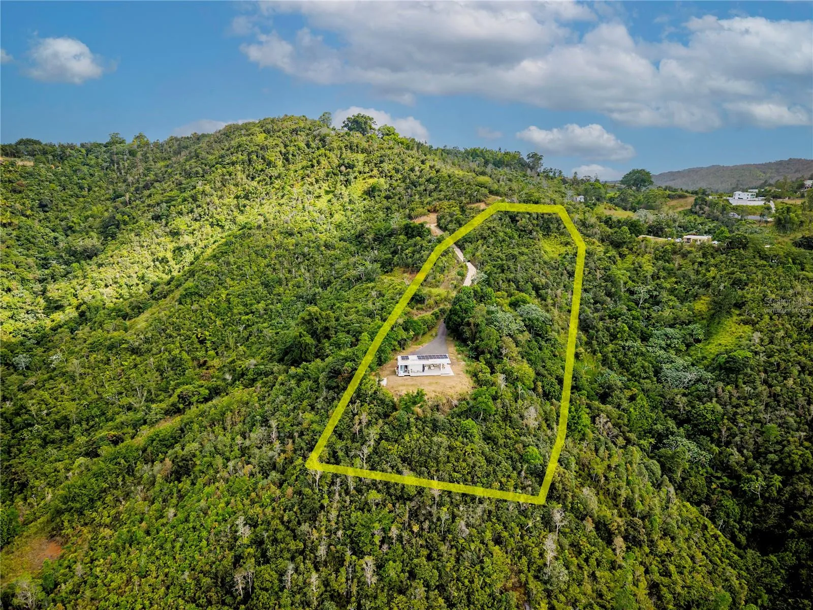 Cayey Bo. Sumido Propiedad Off-Grid 4 Cuerdas