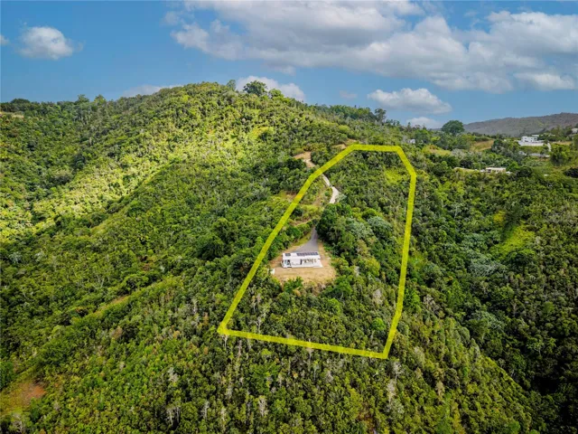 Cayey Bo. Sumido Propiedad Off-Grid 4 Cuerdas