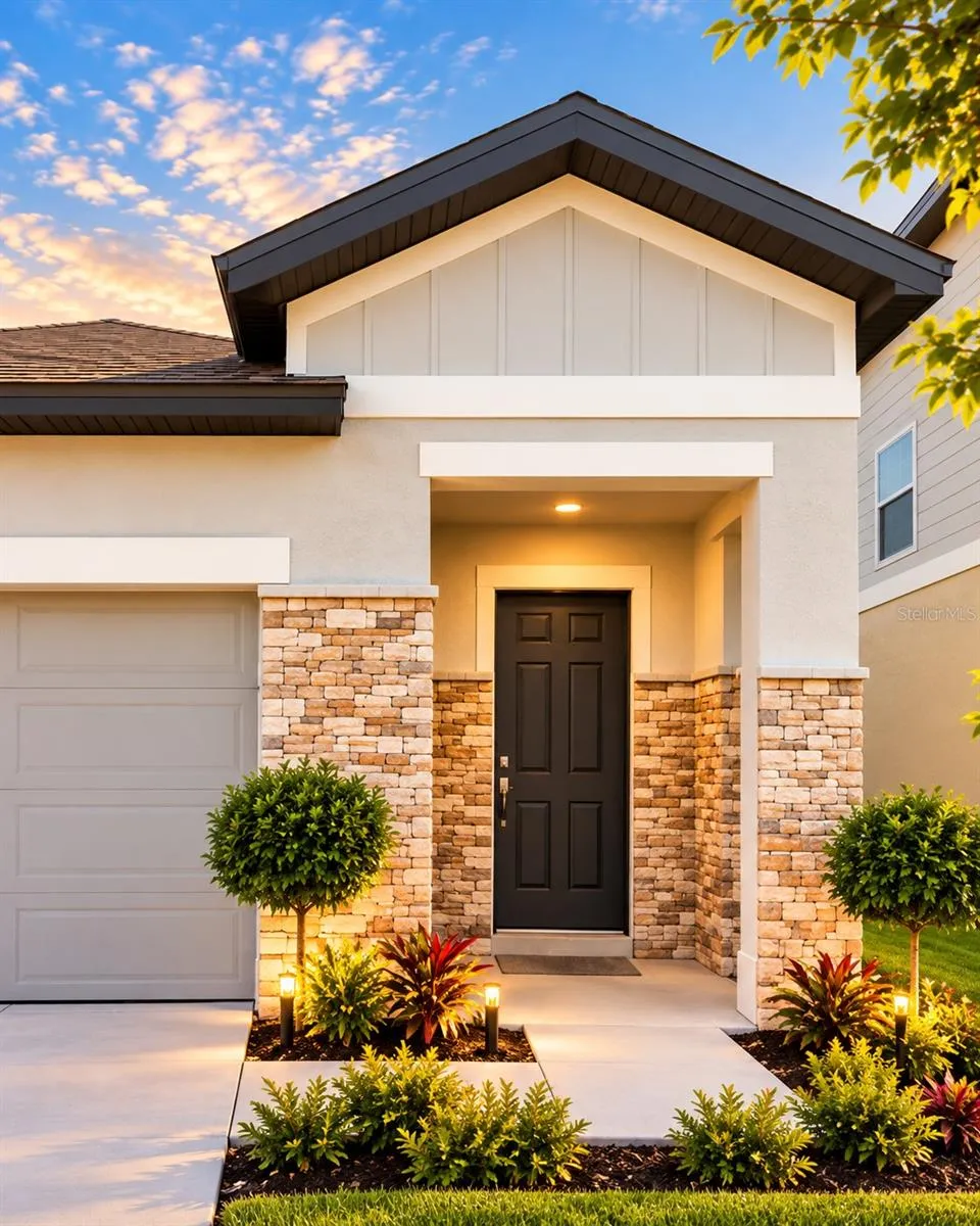 Front exterior / entry