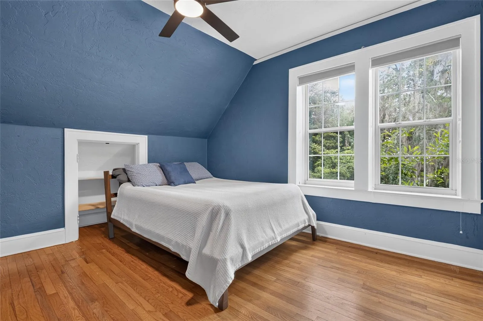 Upstairs Primary Bedroom