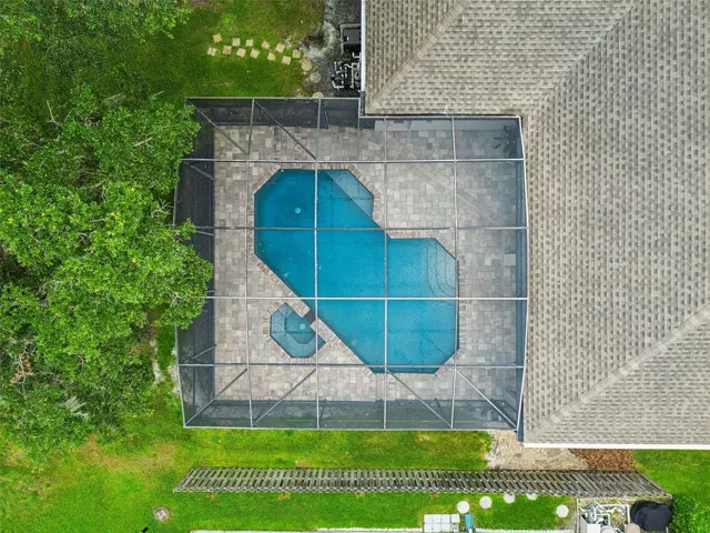 Saltwater pool and propane gas heated spa-pool can be heated with propane also