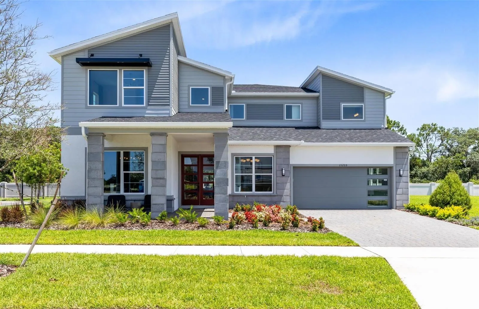 Actual home photo. Colors, finishes, textures and options may appear differently in person due to variations in monitors and viewing devices.