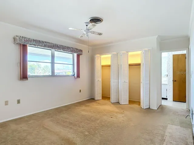 Primary Bedroom w/ensuite Bathroom.