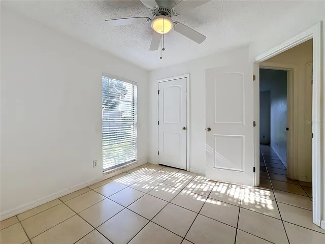 middle (fourth) bedroom